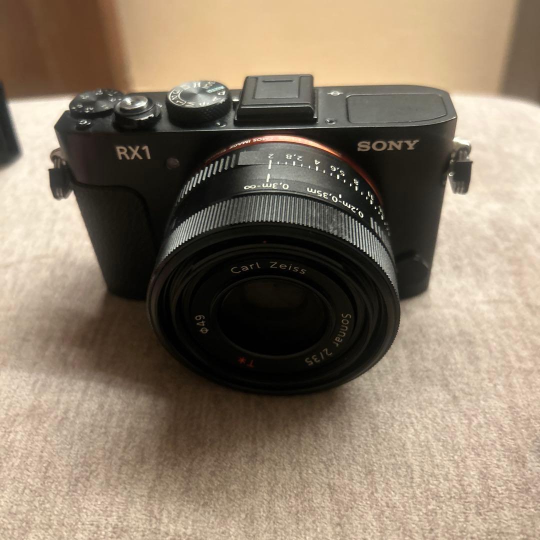 Sony RX1 デジタルカメラ Carl Zeissレンズ付き RX1 FULL SIZE WORLD | デジタルスチルカメラ Cyber-shot