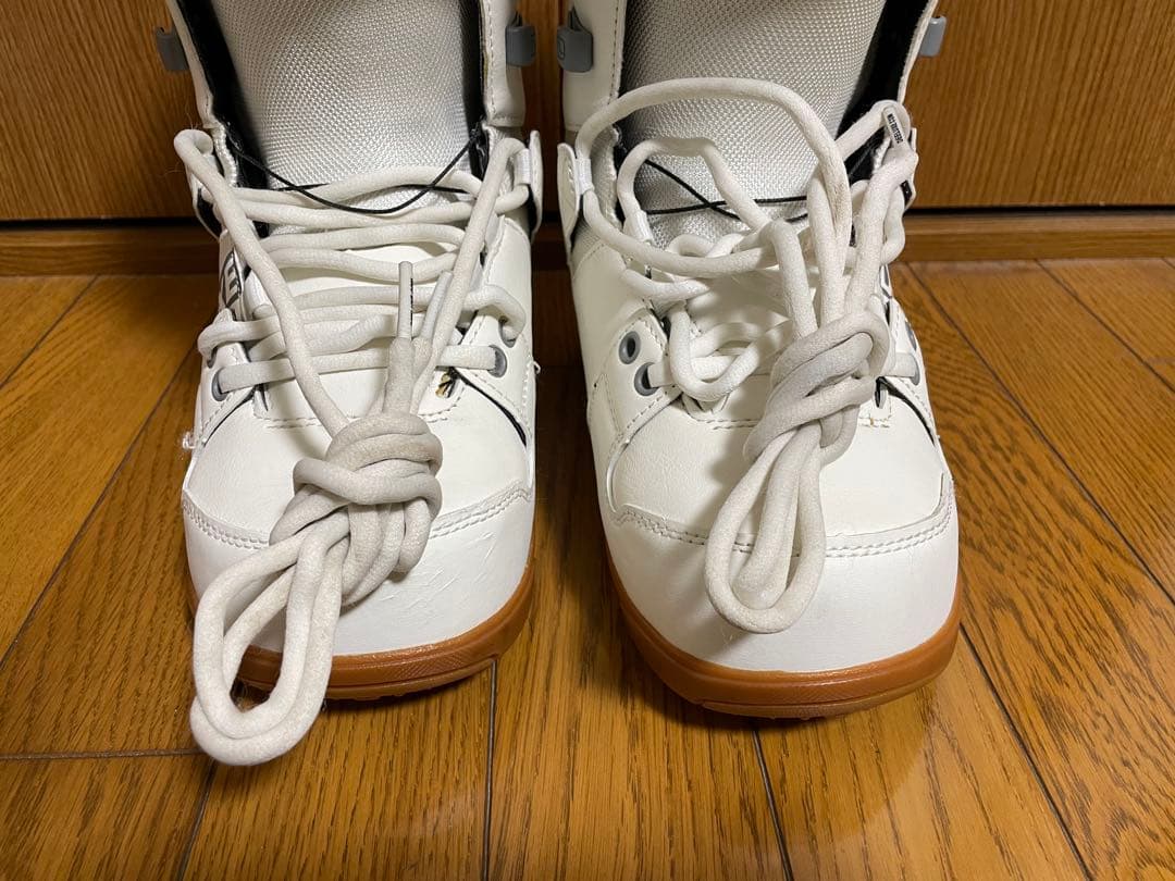 DEELUXE D.N.A.24.0cm 23-24モデル