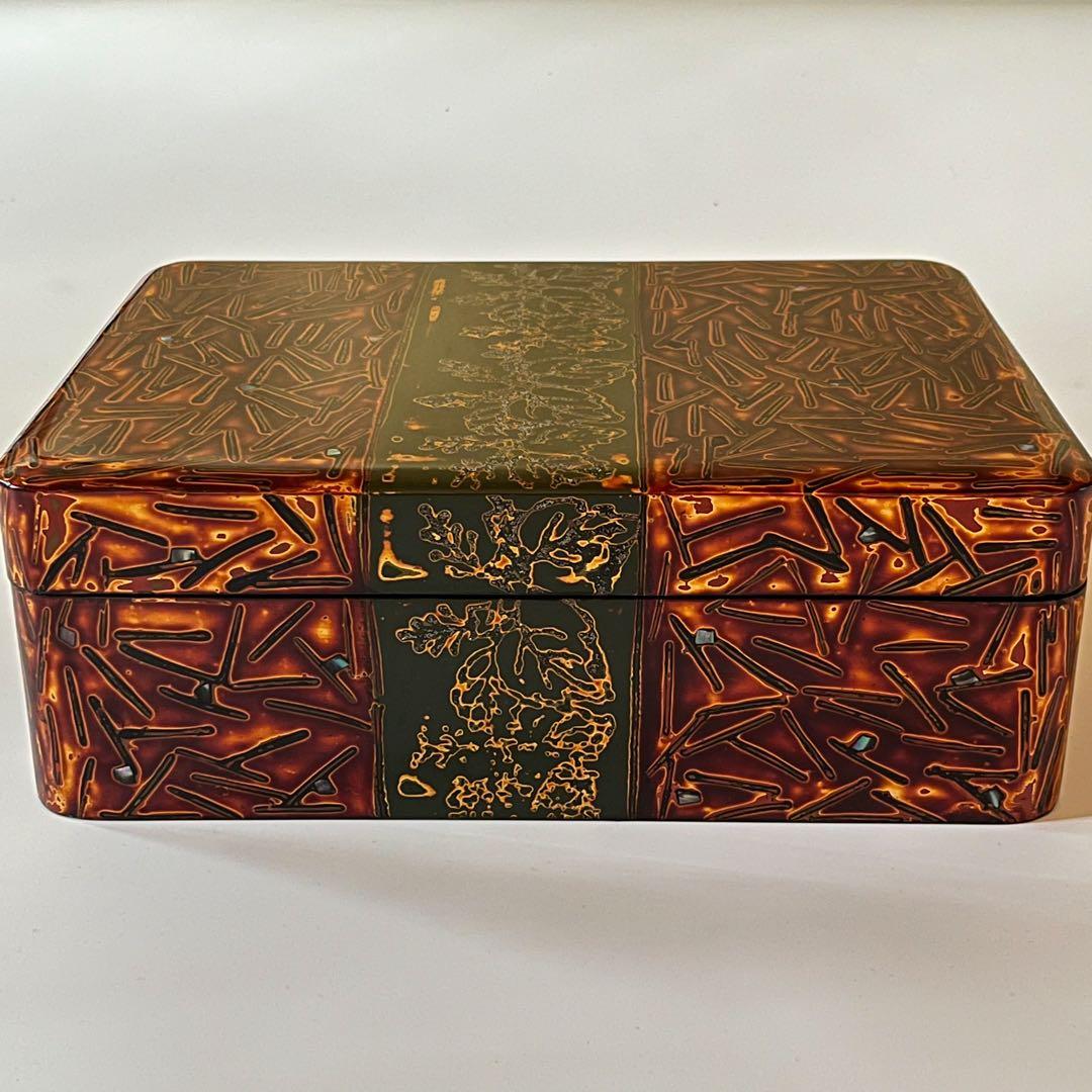 【美品】加福太治郎商店　宋州作　若狭塗螺鈿文庫 　漆塗 漆器 　伝統工芸品　在銘 美品】加福太治郎商店 宋州作 若狭塗螺鈿文庫 漆塗 漆器 伝統工芸品 在